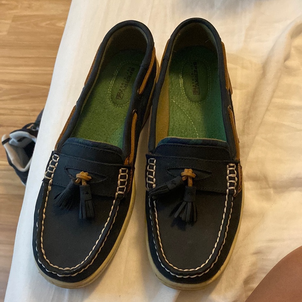 Gently worn Sperrys